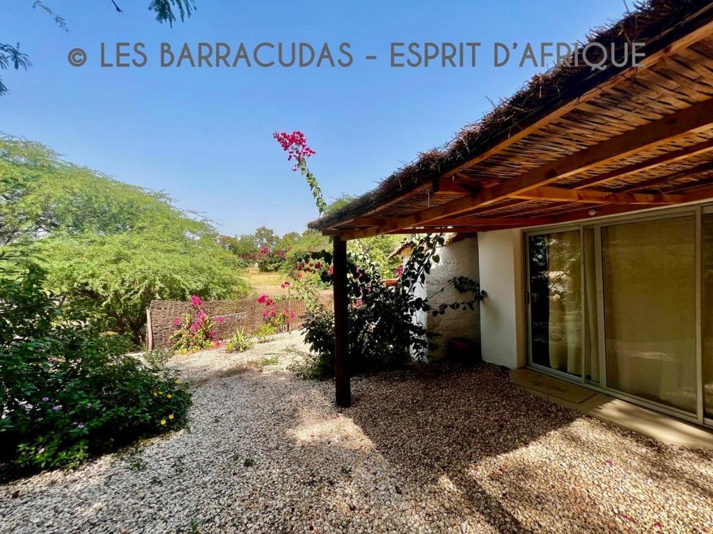 Les Barracudas Sokone Exterior foto
